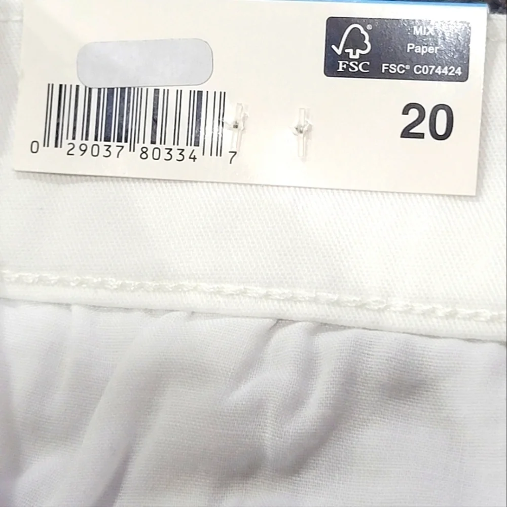 NWT Anne Klein Size 20 Cotton/Spandex Blend White Jean Chino Shorts with Pockets